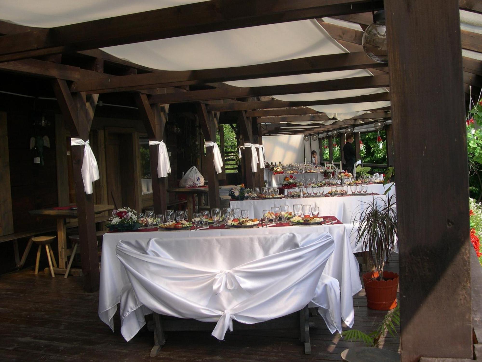 Hotel Cabana La Noi à Rîşnov Extérieur photo
