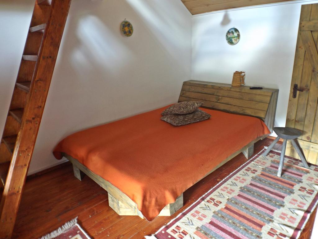 Hotel Cabana La Noi à Rîşnov Extérieur photo