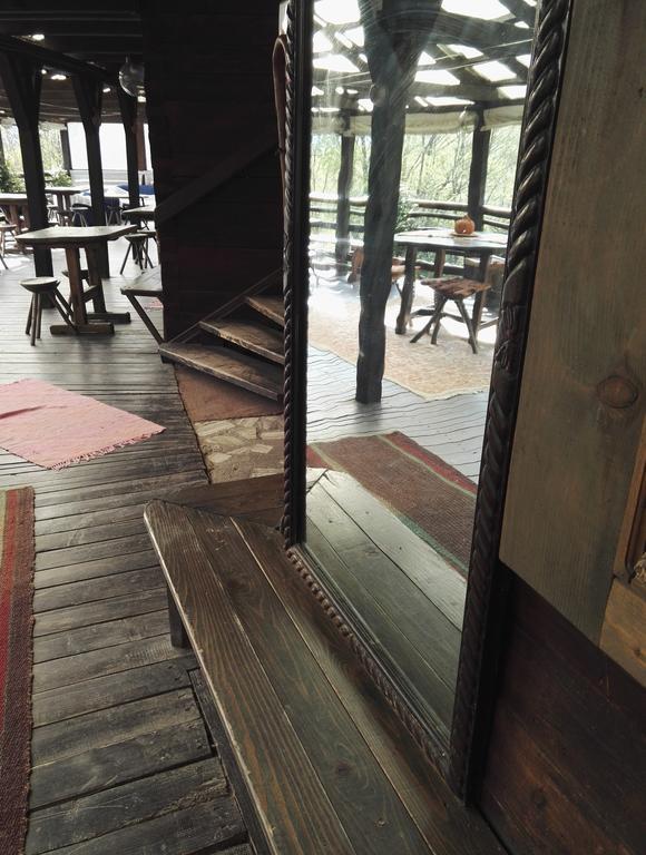 Hotel Cabana La Noi à Rîşnov Extérieur photo